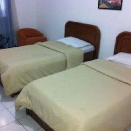 Catellya Guest House Cipaku Bandung Buitenkant foto