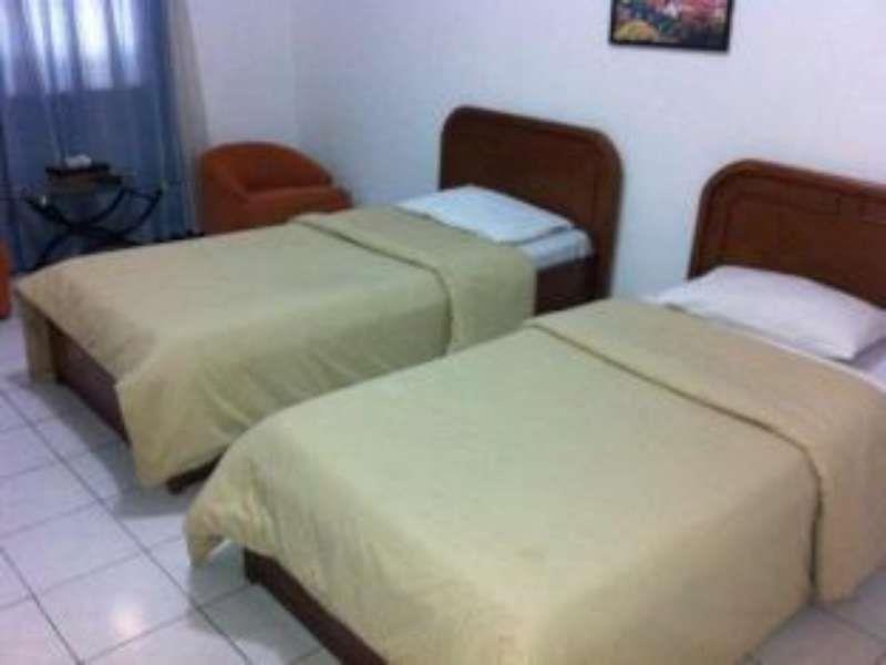 Catellya Guest House Cipaku Bandung Buitenkant foto